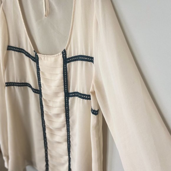 Cream Sheer Blouse with Black Lace Details [L] - Picture 3 of 6